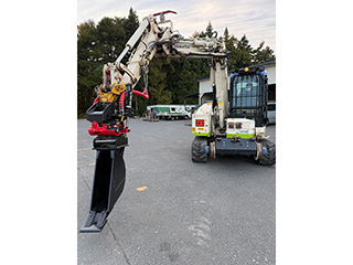 軌陸バックホー側溝しゅんせつ