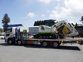 重機回送トラック